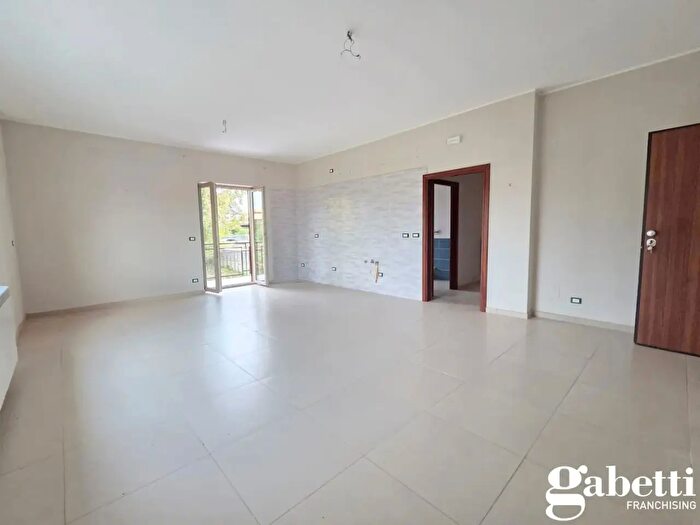 Appartamento trilocale in vendita in Via Mazzini, Castello Di Cisterna