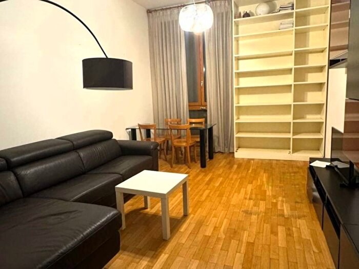 Appartamento trilocale in affitto in Via Legnano, Moscova, Milano