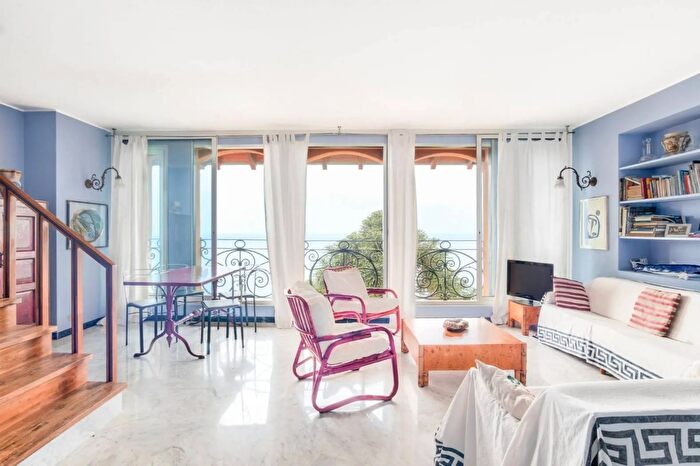 Appartamento quadrilocale in vendita in Via Camillo Benso di Cavour Ospedaletti, Ospedaletti