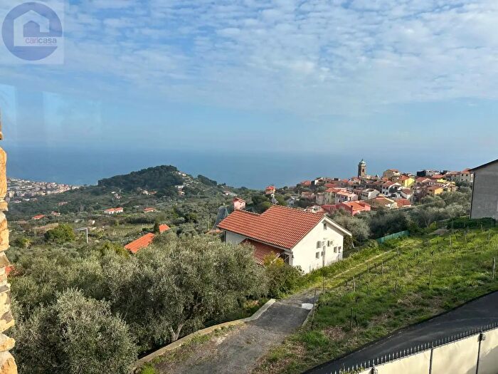 Casa con 7 locali in vendita in Strada Nuova SantAntonio, Costarainera