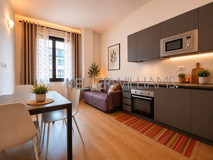 Appartamento trilocale in affitto in Via Padre Reginaldo Giuliani, Greco Segnano, Milano