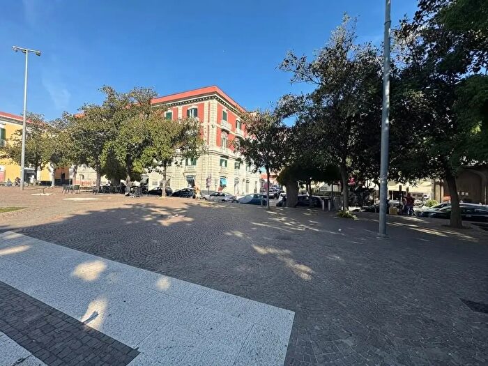 Appartamento trilocale in vendita in Piazza Vittorio Emanuele III, Aversa