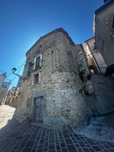 Casa quadrilocale in vendita in Via Laudadio, Casoli