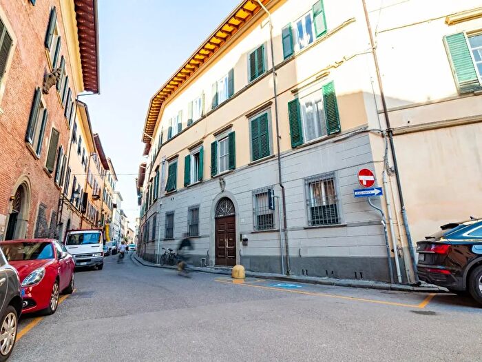 Appartamento con 12 locali in vendita in Pisa