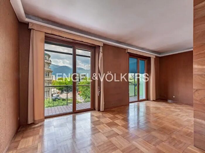 Appartamento con 6 locali in vendita in Como