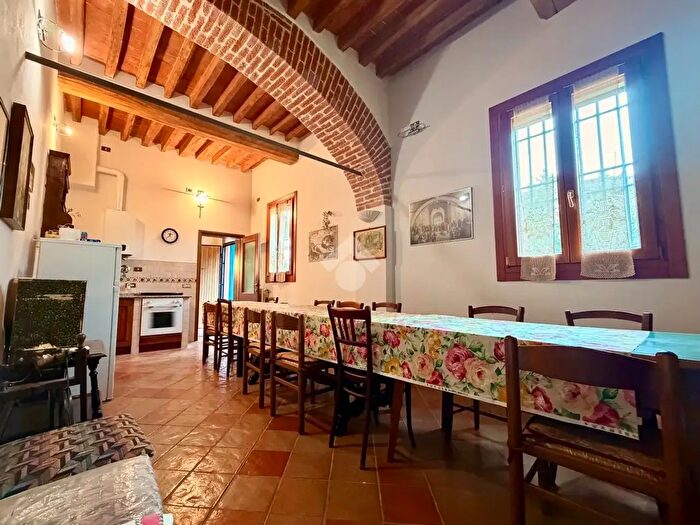 Casa quadrilocale in vendita in Via Viazza in Destra, Budrio