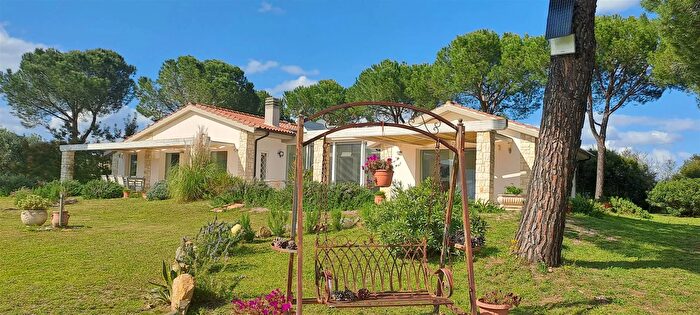 Casa con 9 locali in affitto in Castiglione della Pescaia, Castiglione Della Pescaia