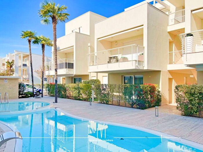 Appartamento trilocale in affitto in Via Belluno, Lido Ovest Faro, Jesolo