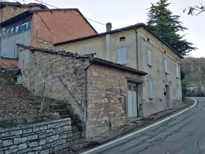 Casa con 6 locali in vendita in Prignano Sulla Secchia