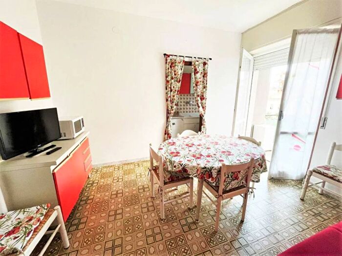 Appartamento trilocale in affitto in Piazza Xx Settembre SNC, Borghetto Santo Spirito