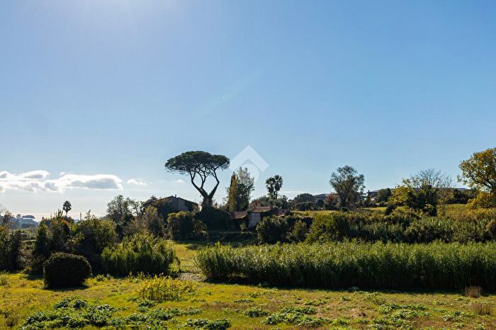 Casa con 12 locali in vendita in Vicolo Silvestri, Roma