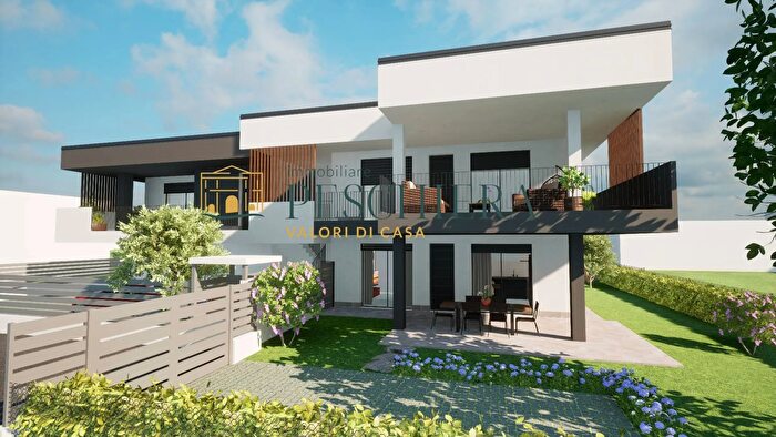 Appartamento quadrilocale in vendita in Via XI Aprile, Castelnuovo Del Garda