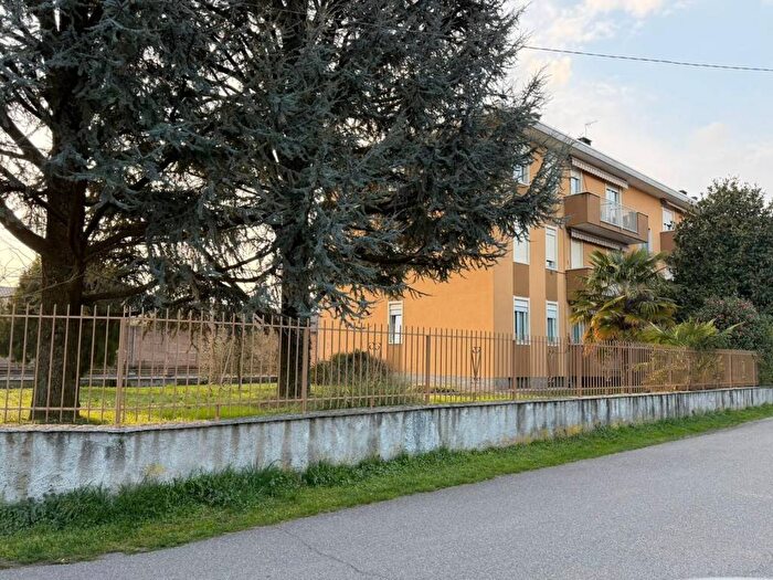 Appartamento bilocale in affitto in Via Achille Grandi, Olgiate Olona