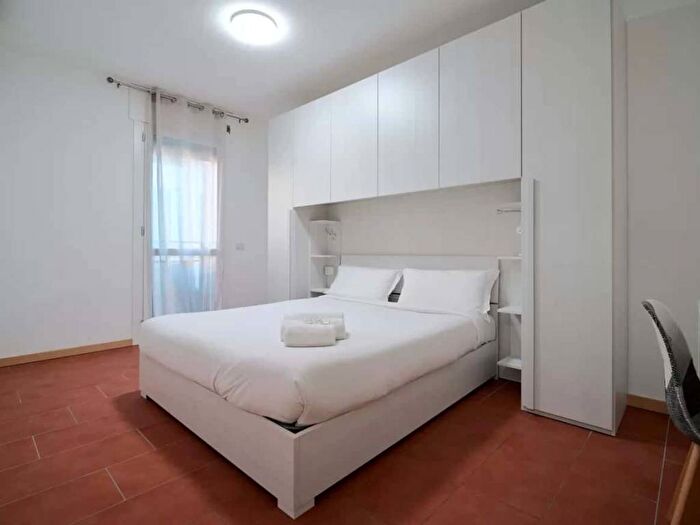 Appartamento trilocale in affitto in Via Gargano, Corvetto, Milano