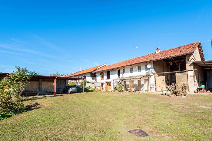 Casa con 5 locali in vendita in Strada Galassa, Cumiana