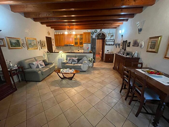 Appartamento bilocale in vendita in Via Giuseppe Dezza, Melegnano