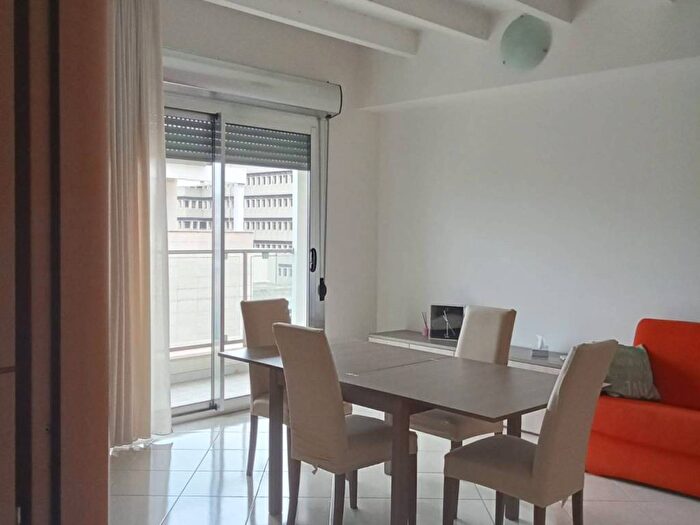 Appartamento bilocale in affitto in Viale Bonaria, Sonnino, Cagliari