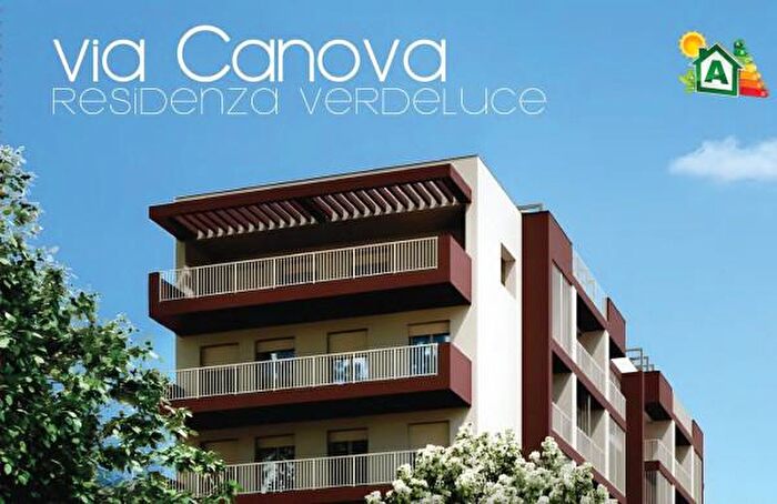 Appartamento trilocale in vendita in Via Antonio Canova, Firenze