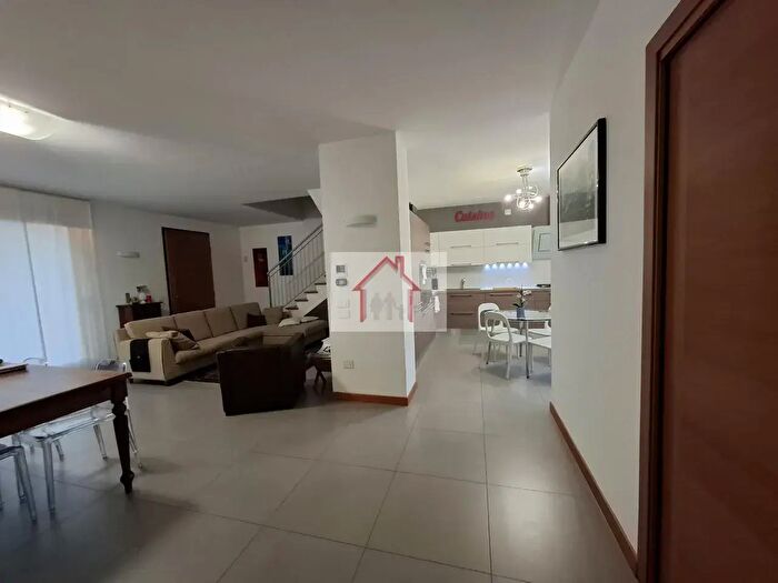 Casa con 5 locali in vendita in Via Povegliano, Povegliano