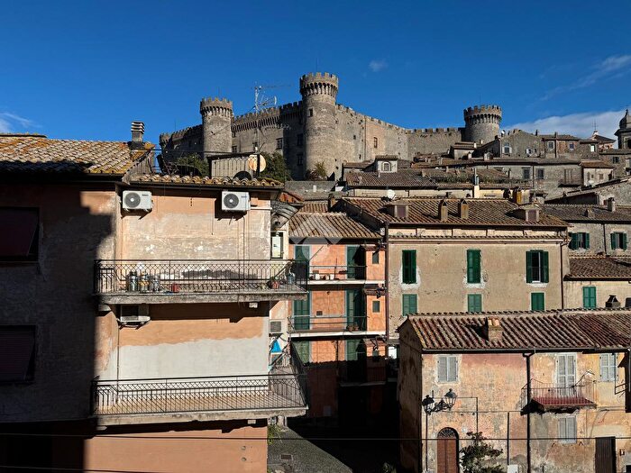 Appartamento trilocale in vendita in Via Giuseppe Palazzi, Bracciano