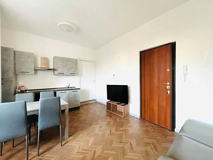 Appartamento bilocale in vendita in Via Bari, Milano