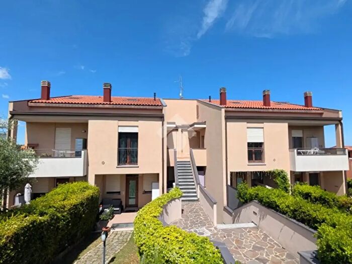 Appartamento trilocale in vendita in Via Santa Maria in Cerreto, Rimini