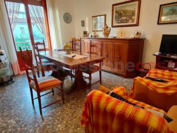 Appartamento con 5 locali in vendita in Montelupo Fiorentino