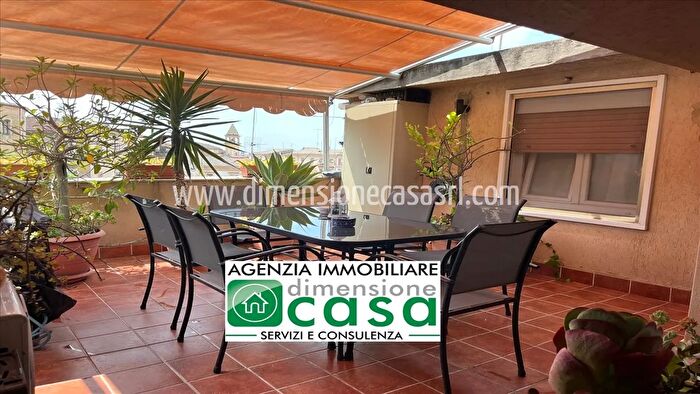 Appartamento con 8 locali in vendita in Via Messina, Caltanissetta