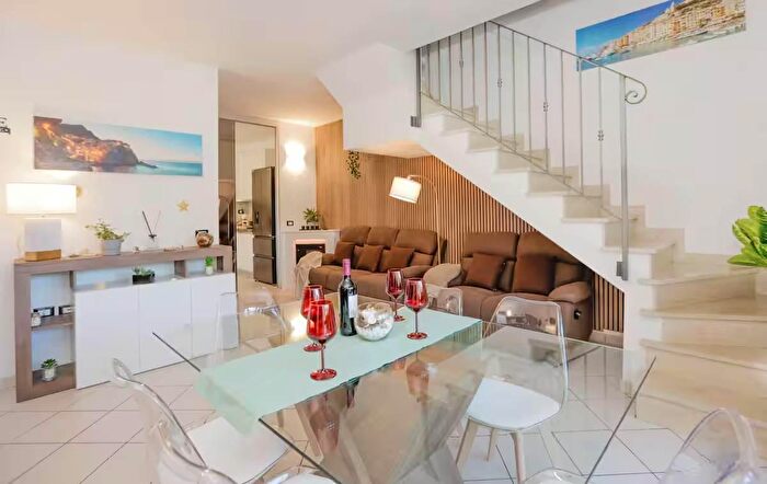 Case in Vendita e in Affitto - 3