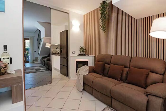 Casa con 6 locali in affitto in La Spezia