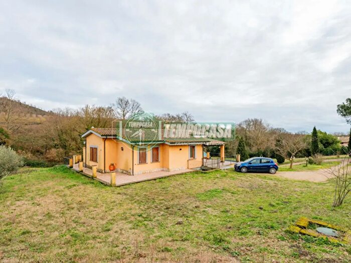 Casa con 5 locali in vendita in Manziana