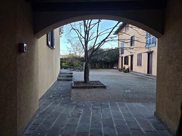 Appartamento bilocale in affitto in Via Novembre, Centro, Sesto Calende