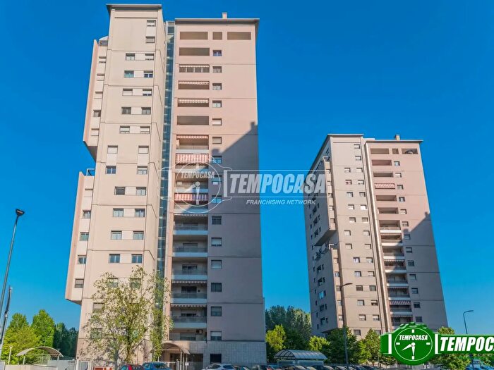 Appartamento trilocale in vendita in Via Don Francesco Beniamino della Torre, Milano