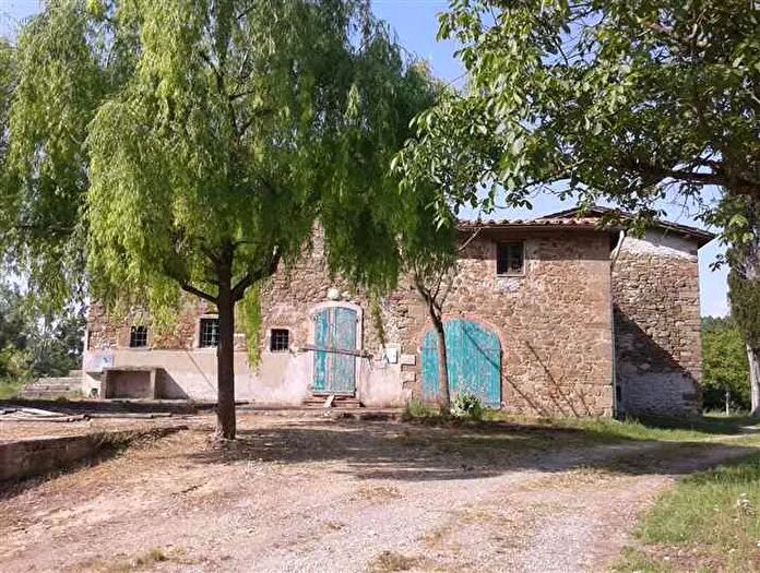 Casa con 15 locali in vendita in Vicchio, Vicchio