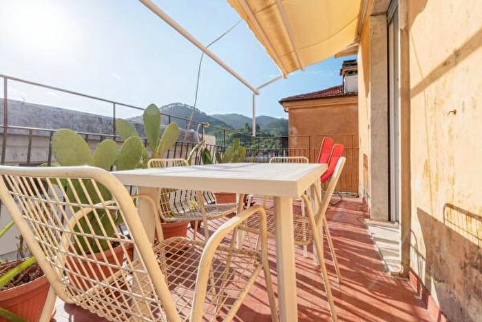 Appartamento trilocale in vendita in Levanto