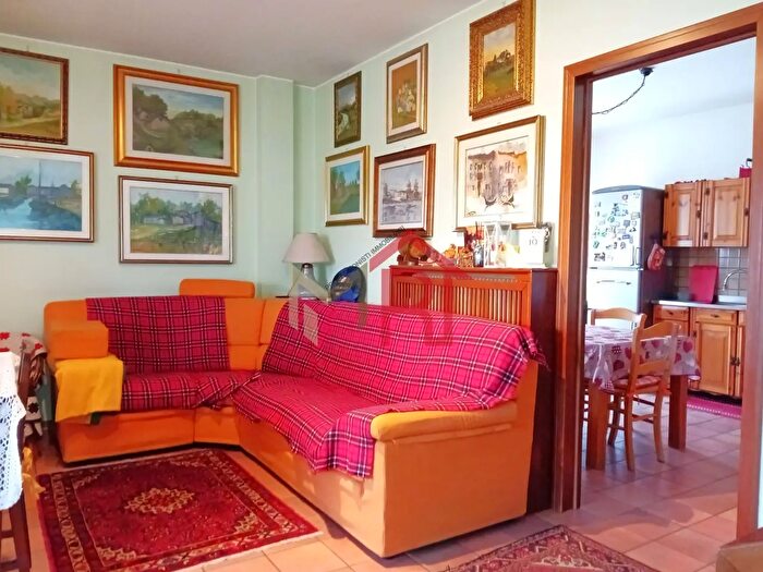 Appartamento con 5 locali in vendita in Via Roma, San Vendemiano