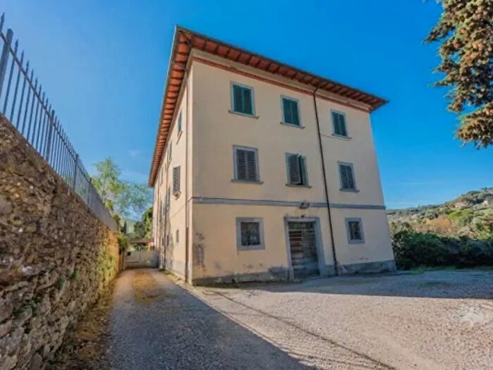 Casa con 6 locali in vendita in Via Casentinese, Arezzo