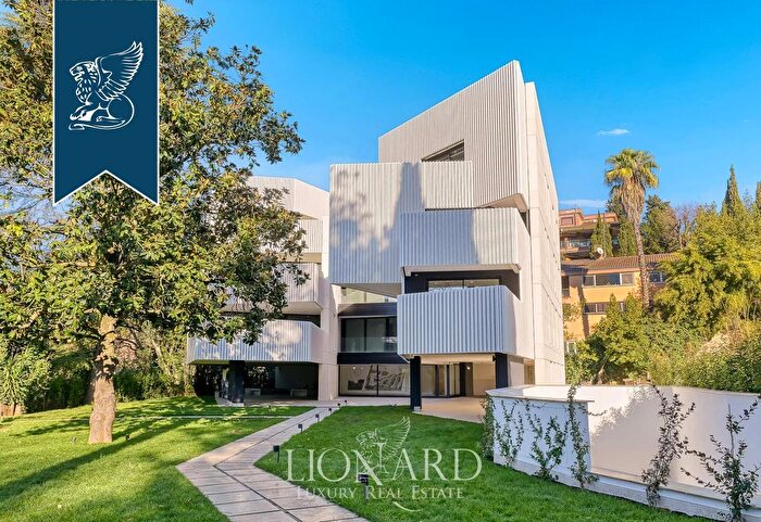 Appartamento quadrilocale in vendita in Roma