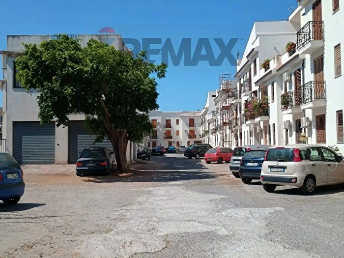 Appartamento quadrilocale in vendita in Acqueviole Snc, Milazzo