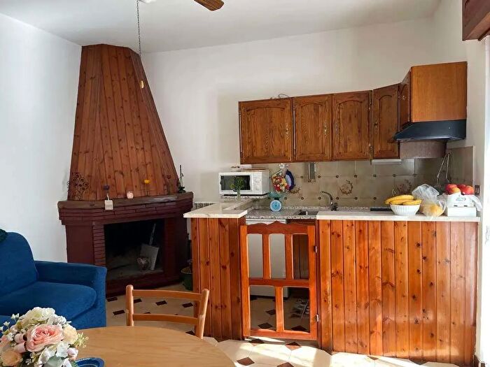 Casa con 8 locali in vendita in Via Oberdan, Falciano Del Massico