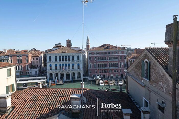 Appartamento con 6 locali in vendita in Venezia