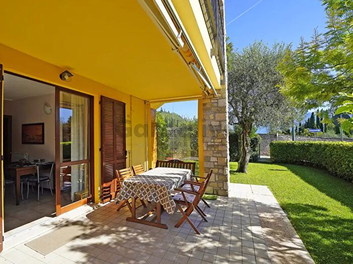 Appartamento trilocale in vendita in Via Caldera, Toscolano Maderno