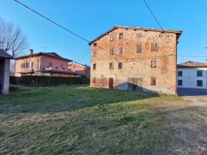 Appartamento con 5 locali in vendita in Castelnuovo Rangone