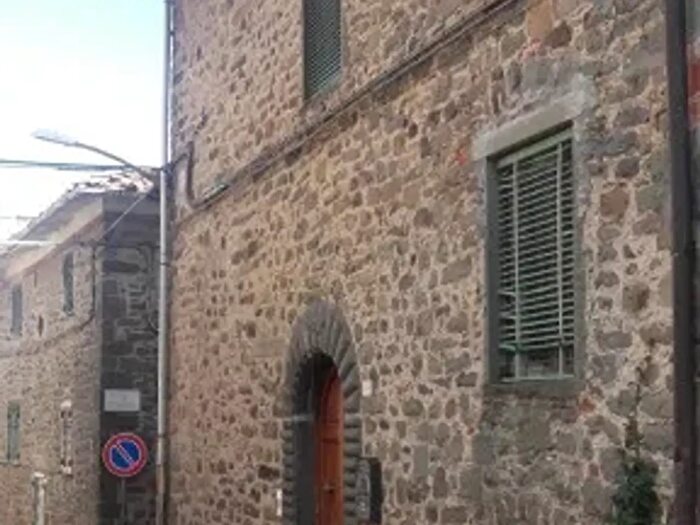 Casa con 5 locali in vendita in Via Umberto I, Villa Basilica