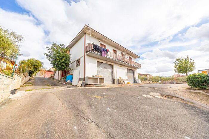 Appartamento trilocale in vendita in Via Fontanile delle Zinne, Zagarolo