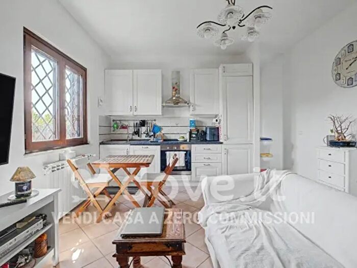 Casa trilocale in vendita in Via Viareggio Snc, Ardea