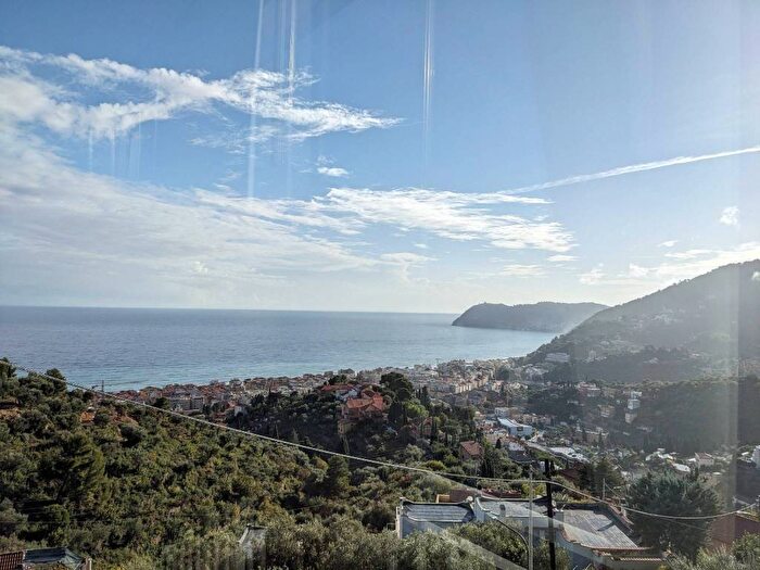 Appartamento bilocale in affitto in Regione Due Vie, Collina Centrale Parco Fuor del Vento, Alassio