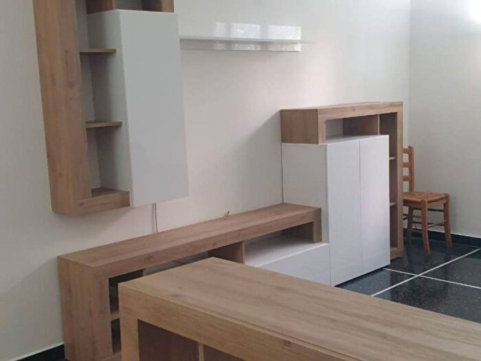 Appartamento trilocale in affitto in Via Rexello, Pegli, Genova