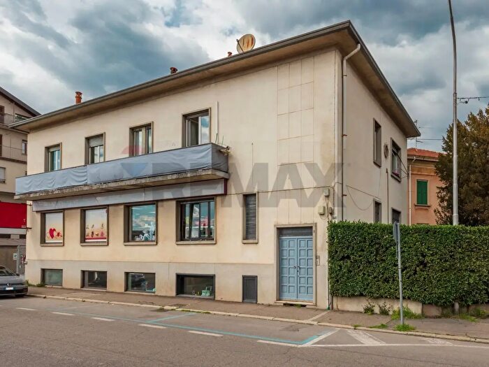 Casa con 7 locali in vendita in Via Ledro, Varese