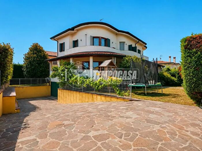 Appartamento trilocale in vendita in Chioggia